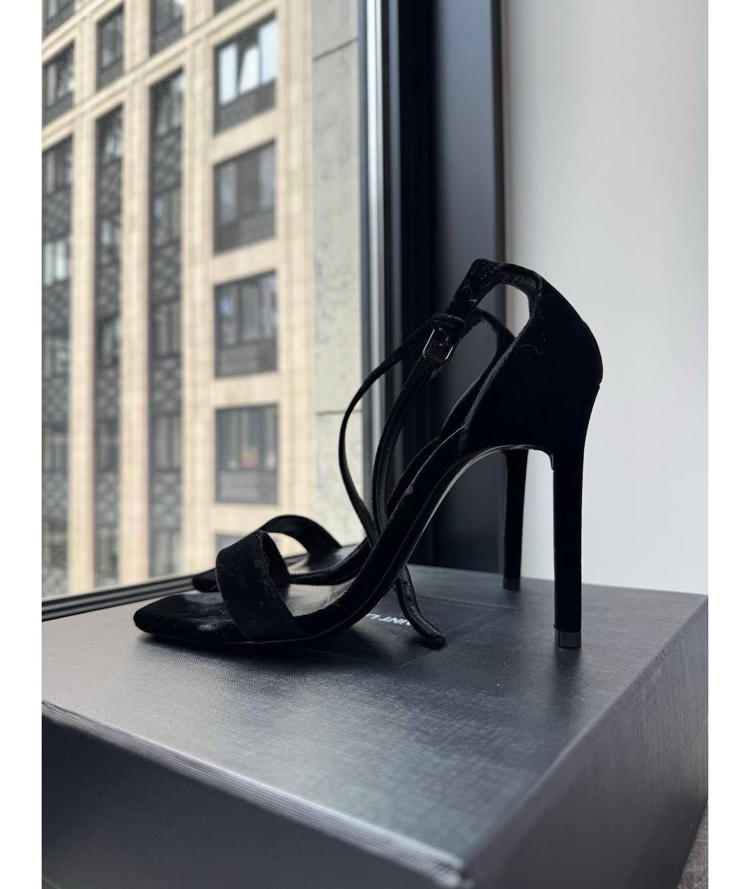 SAINT LAURENT Черные бархатные босоножки, фото 6