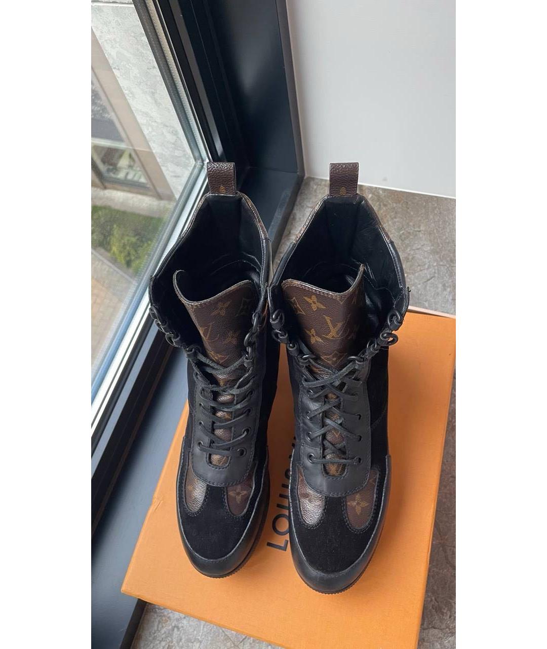 LOUIS VUITTON Черные замшевые ботинки, фото 3