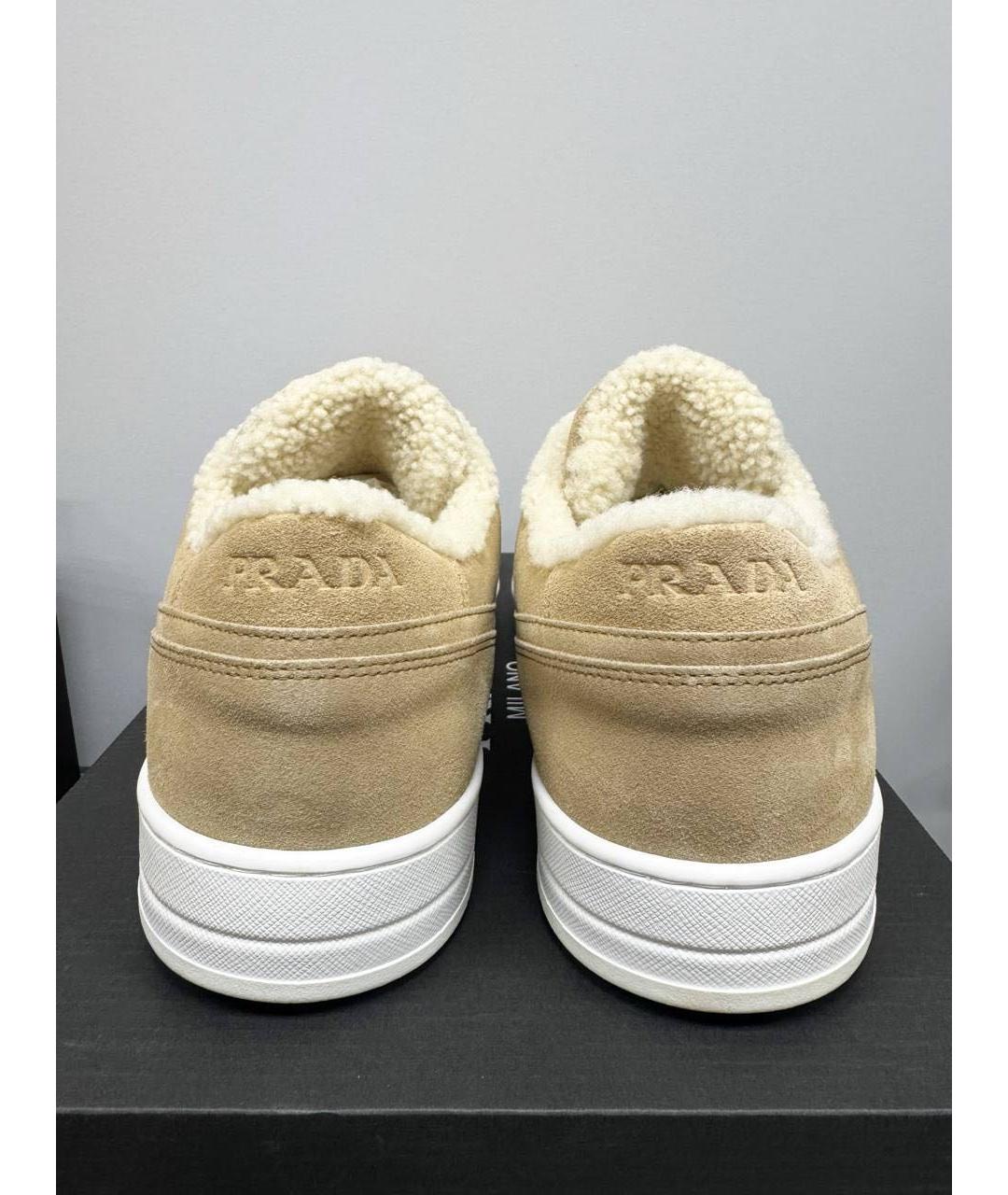 PRADA Бежевые замшевые низкие кроссовки / кеды, фото 2