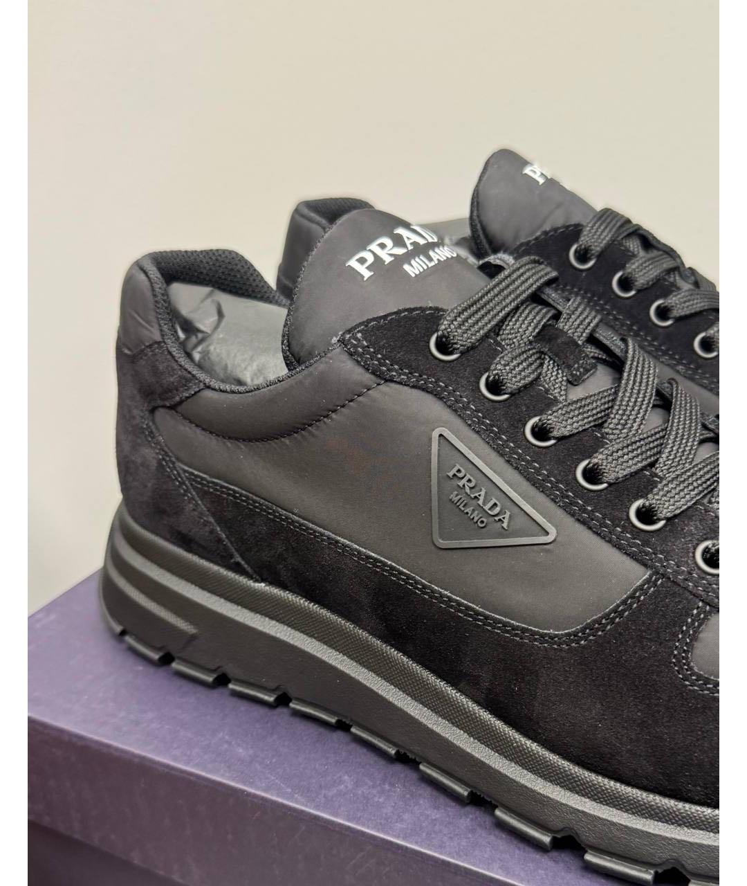 PRADA Черные замшевые низкие кроссовки / кеды, фото 2