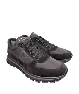 PRADA Низкие кроссовки / кеды