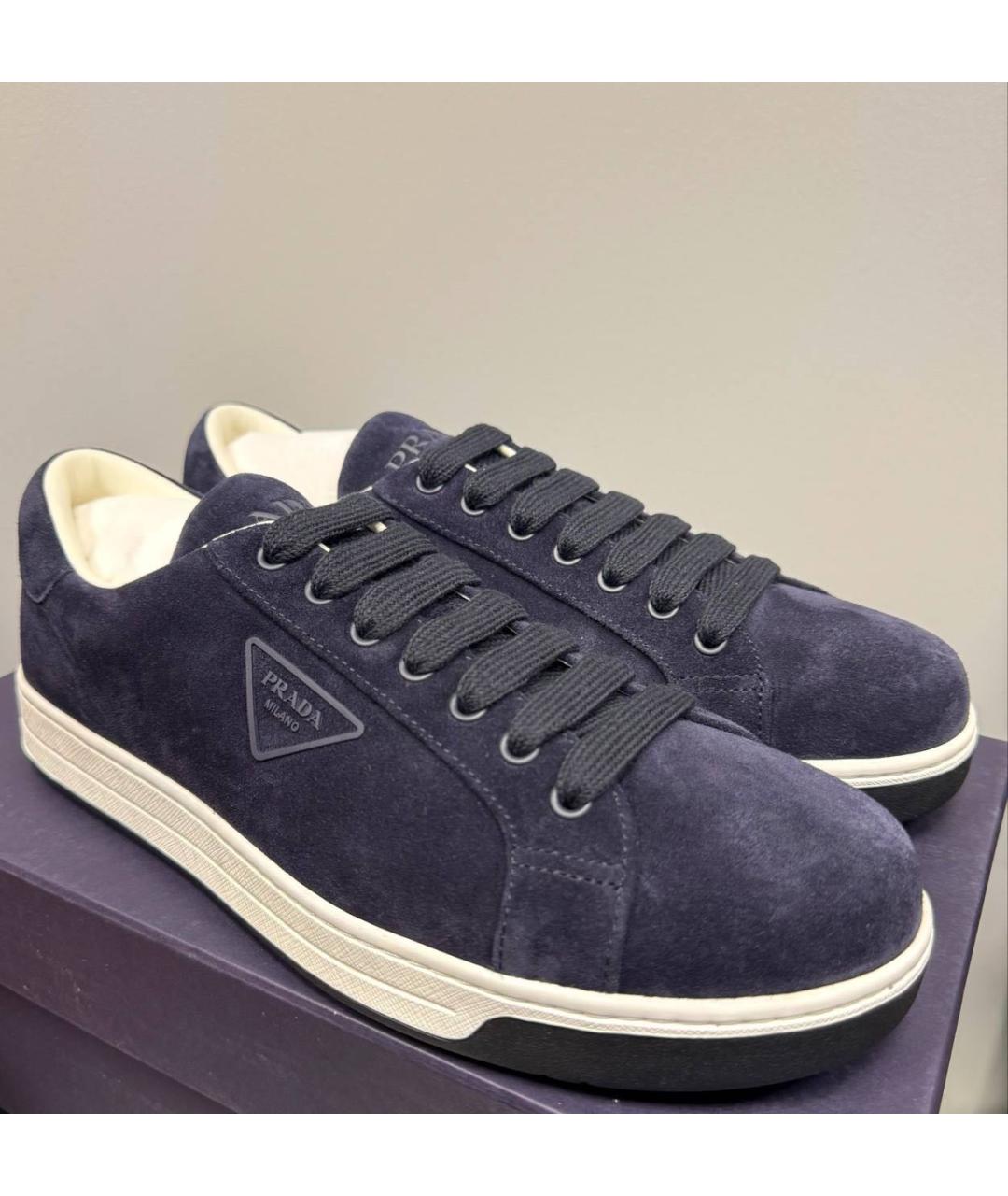 PRADA Темно-синие замшевые низкие кроссовки / кеды, фото 2