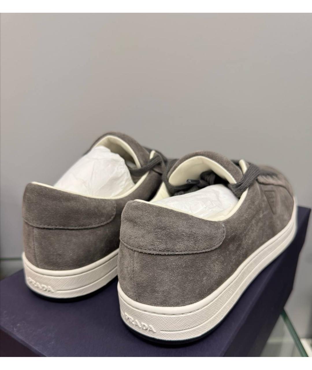 PRADA Бежевые замшевые низкие кроссовки / кеды, фото 3