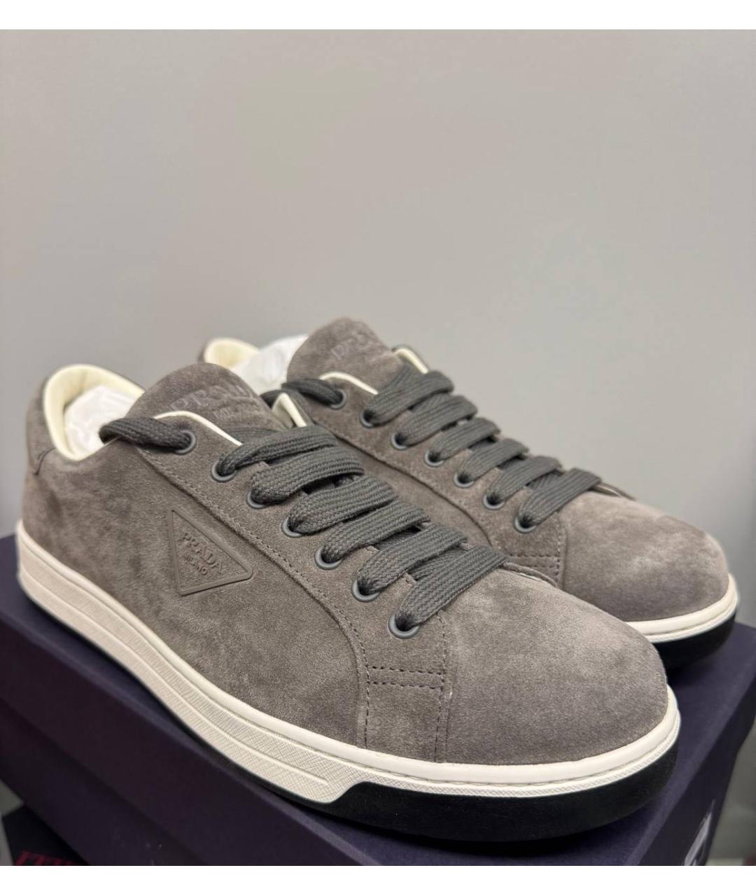 PRADA Бежевые замшевые низкие кроссовки / кеды, фото 2