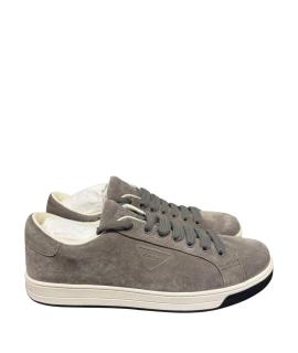 PRADA Низкие кроссовки / кеды