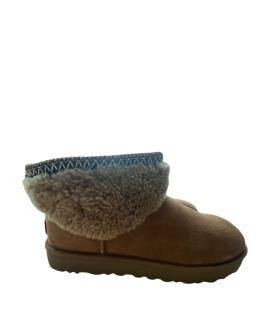 UGG AUSTRALIA Ботинки