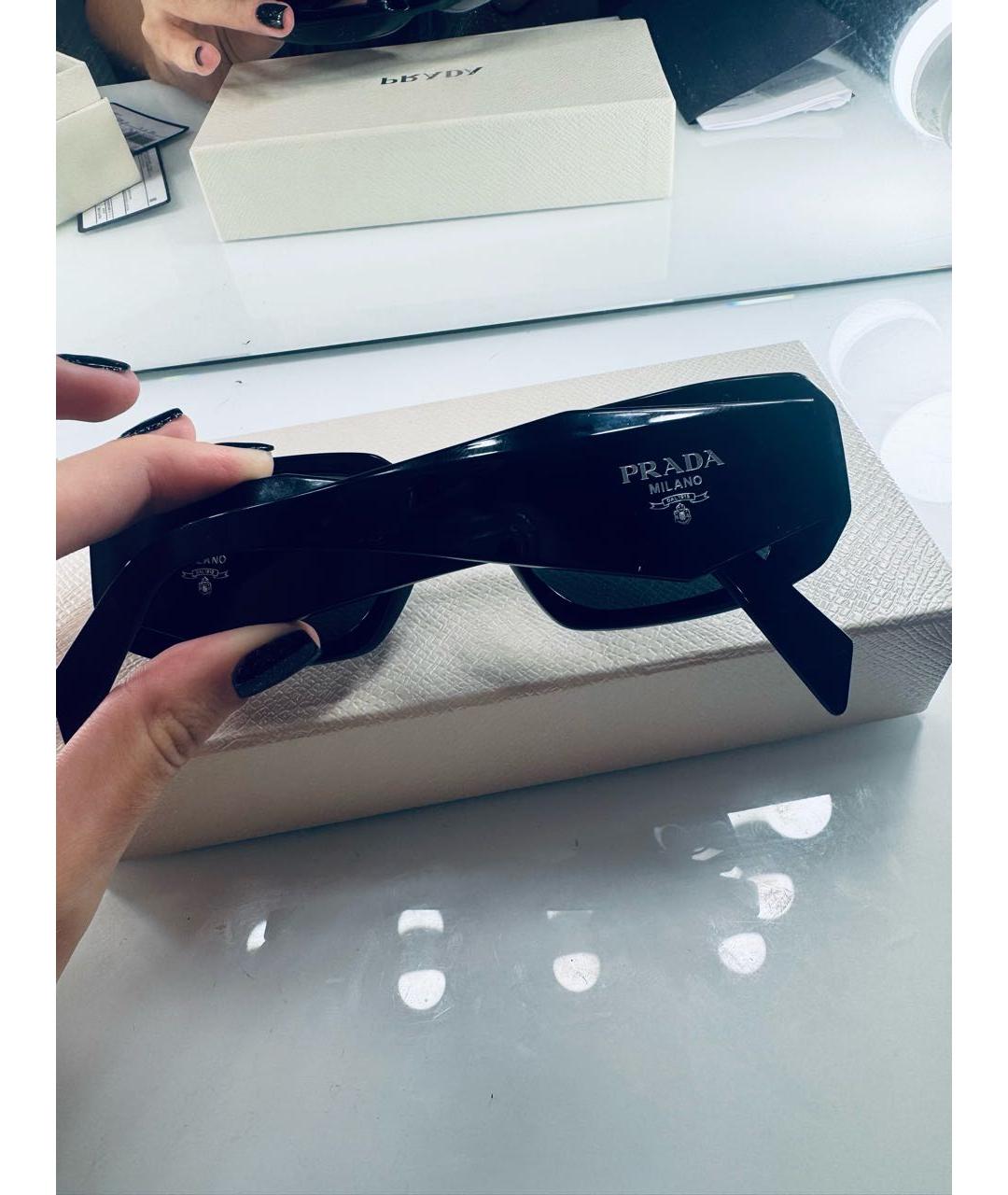 PRADA Черные пластиковые солнцезащитные очки, фото 3