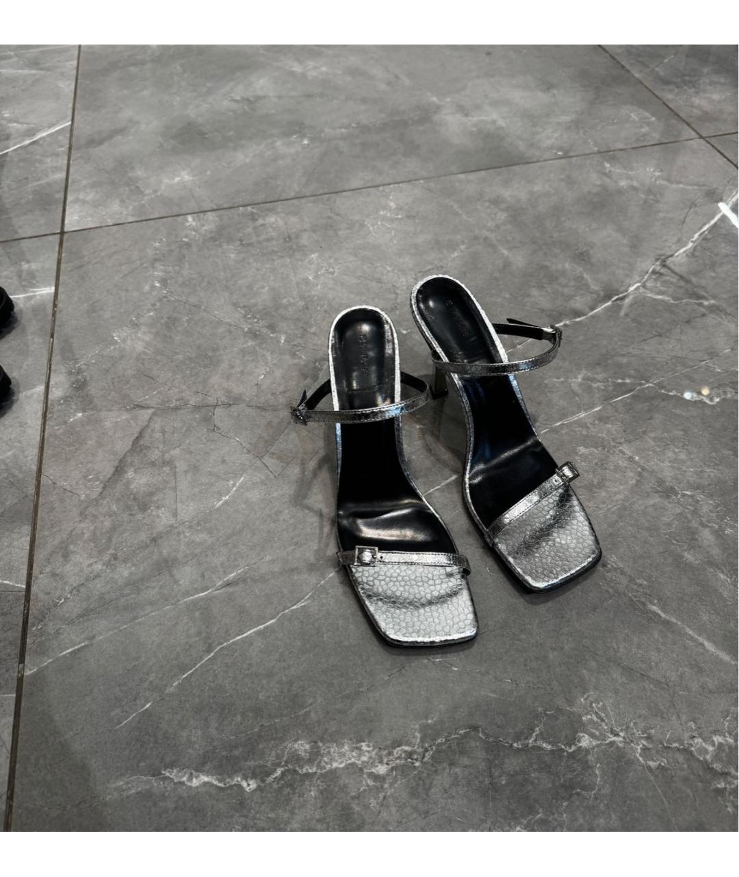 BY FAR Серебряные кожаные туфли, фото 2