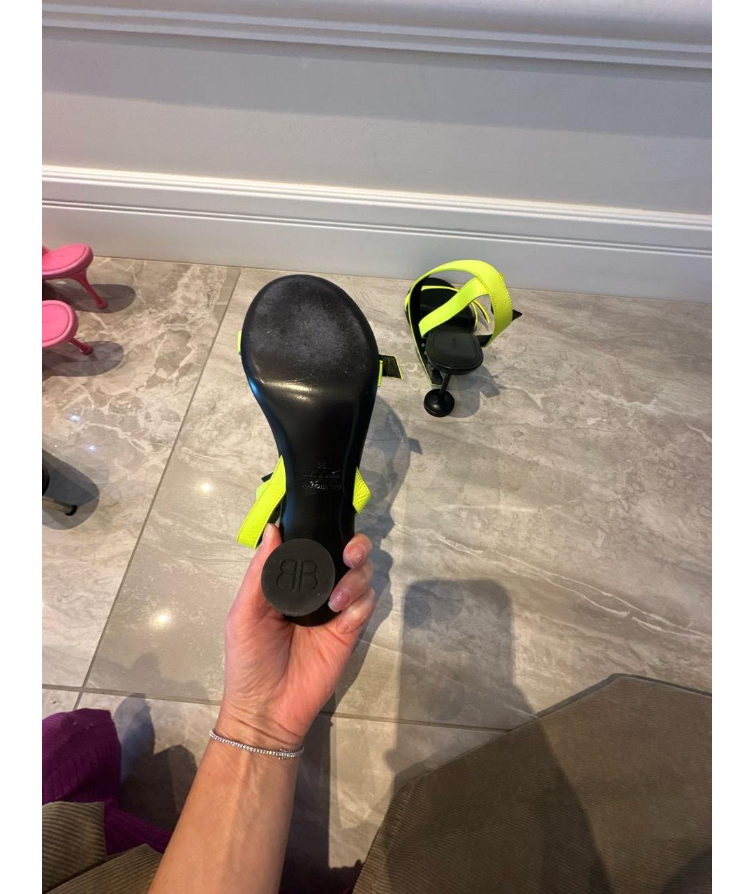 BALENCIAGA Желтые кожаные босоножки, фото 5