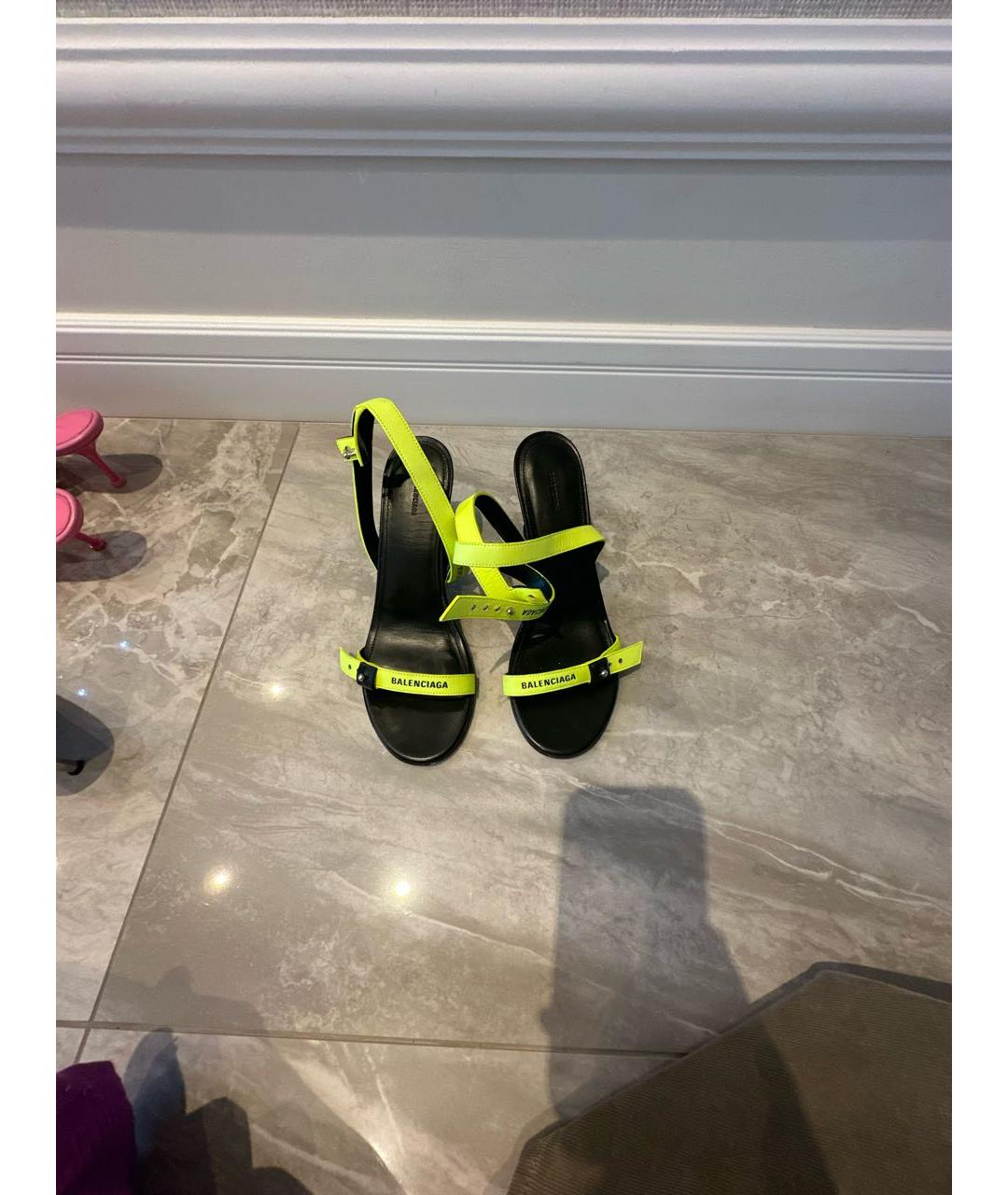 BALENCIAGA Желтые кожаные босоножки, фото 2