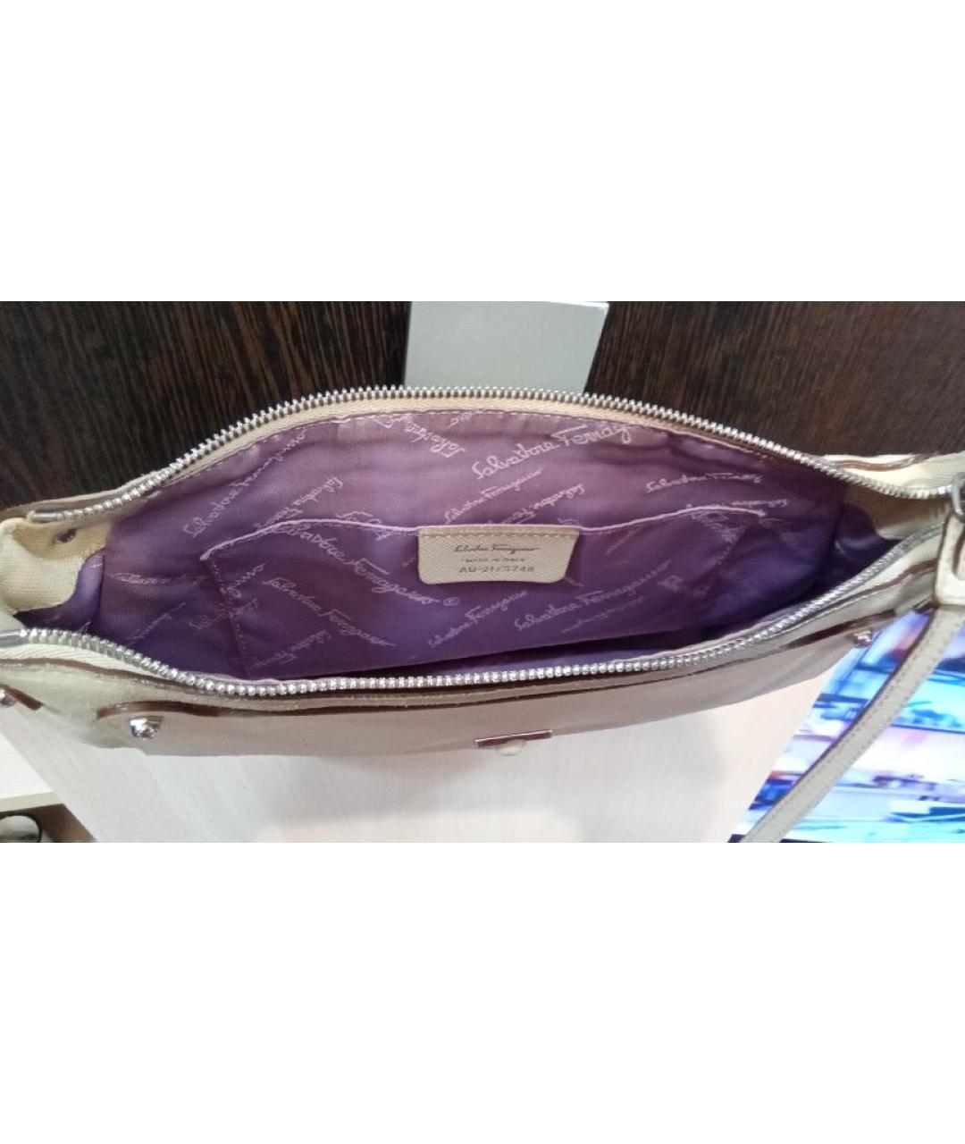 FERRAGAMO Бежевая замшевая сумка с короткими ручками, фото 5