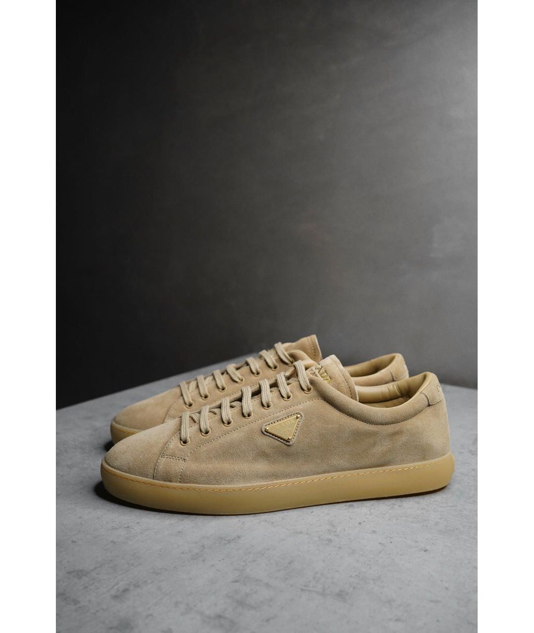 PRADA Бежевые замшевые низкие кроссовки / кеды, фото 4