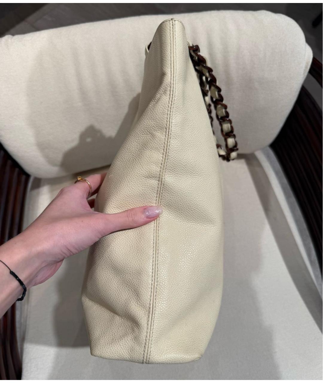 CHANEL Бежевая кожаная сумка через плечо, фото 4