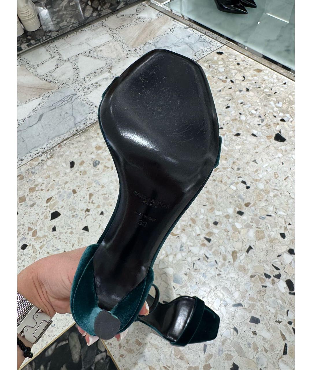 SAINT LAURENT Зеленые бархатные босоножки, фото 3