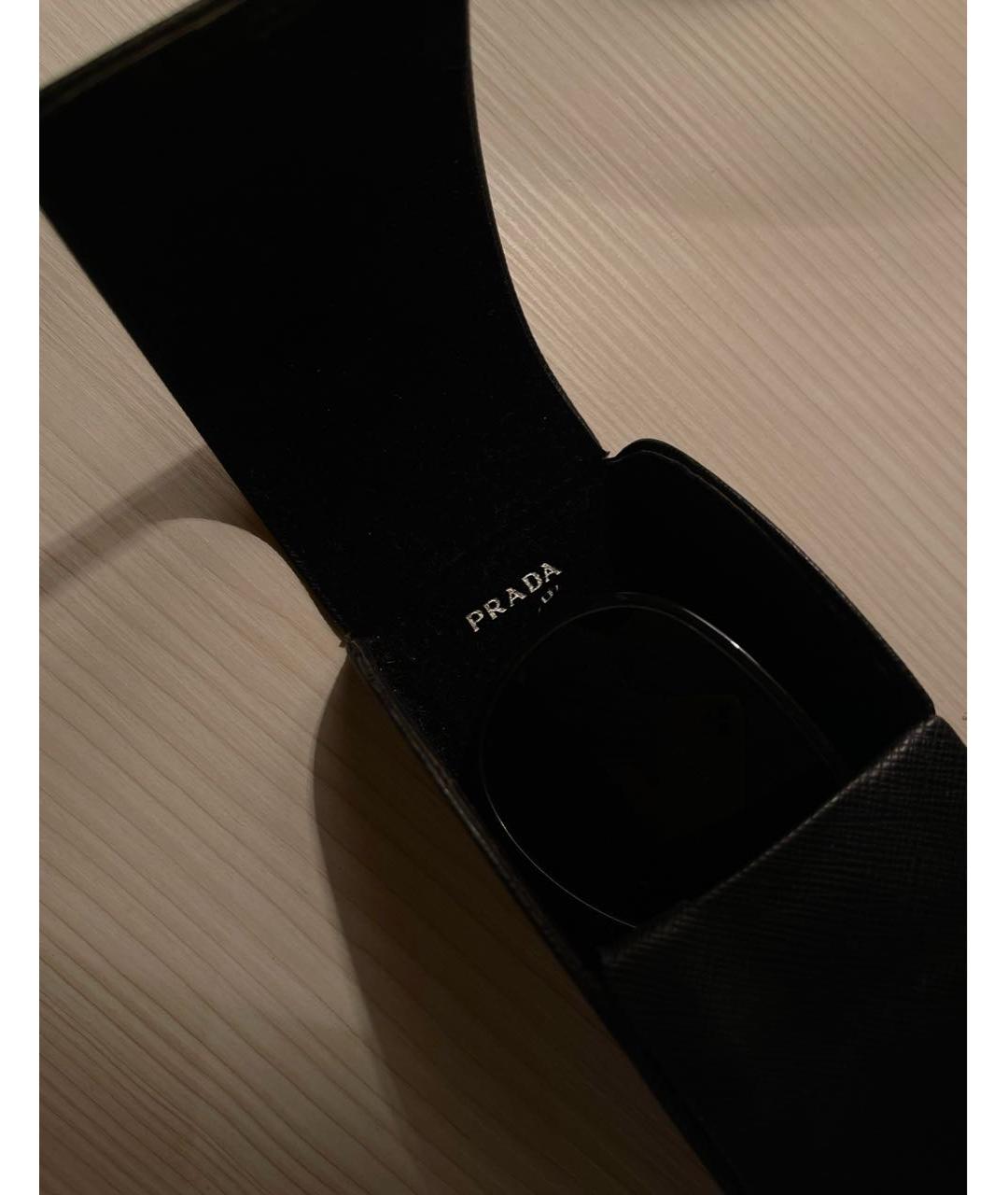 PRADA Черные пластиковые солнцезащитные очки, фото 3