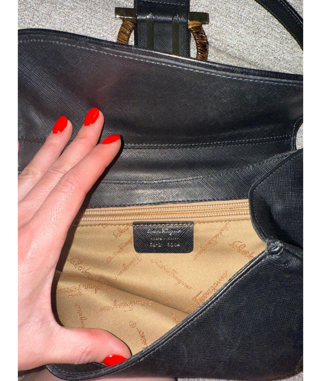 FERRAGAMO Черная кожаная сумка с короткими ручками, фото 3