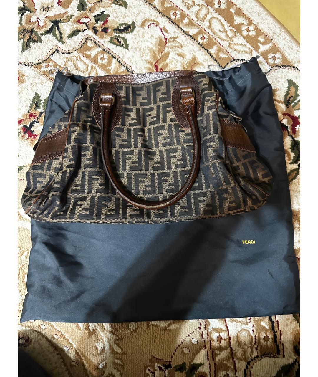 FENDI Коричневая тканевая сумка с короткими ручками, фото 4