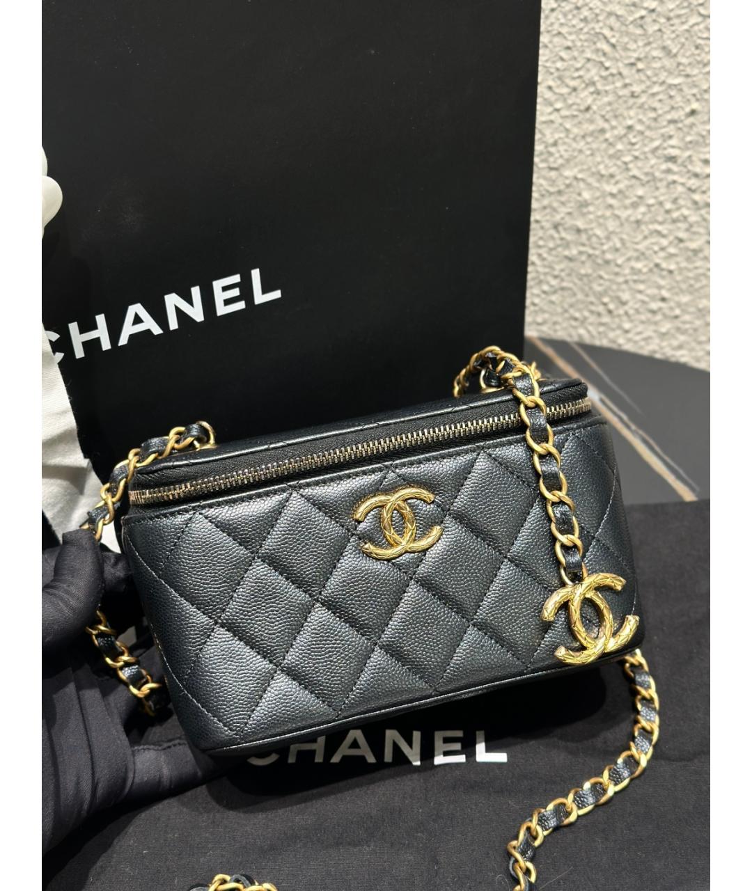 CHANEL Черная кожаная сумка через плечо, фото 2