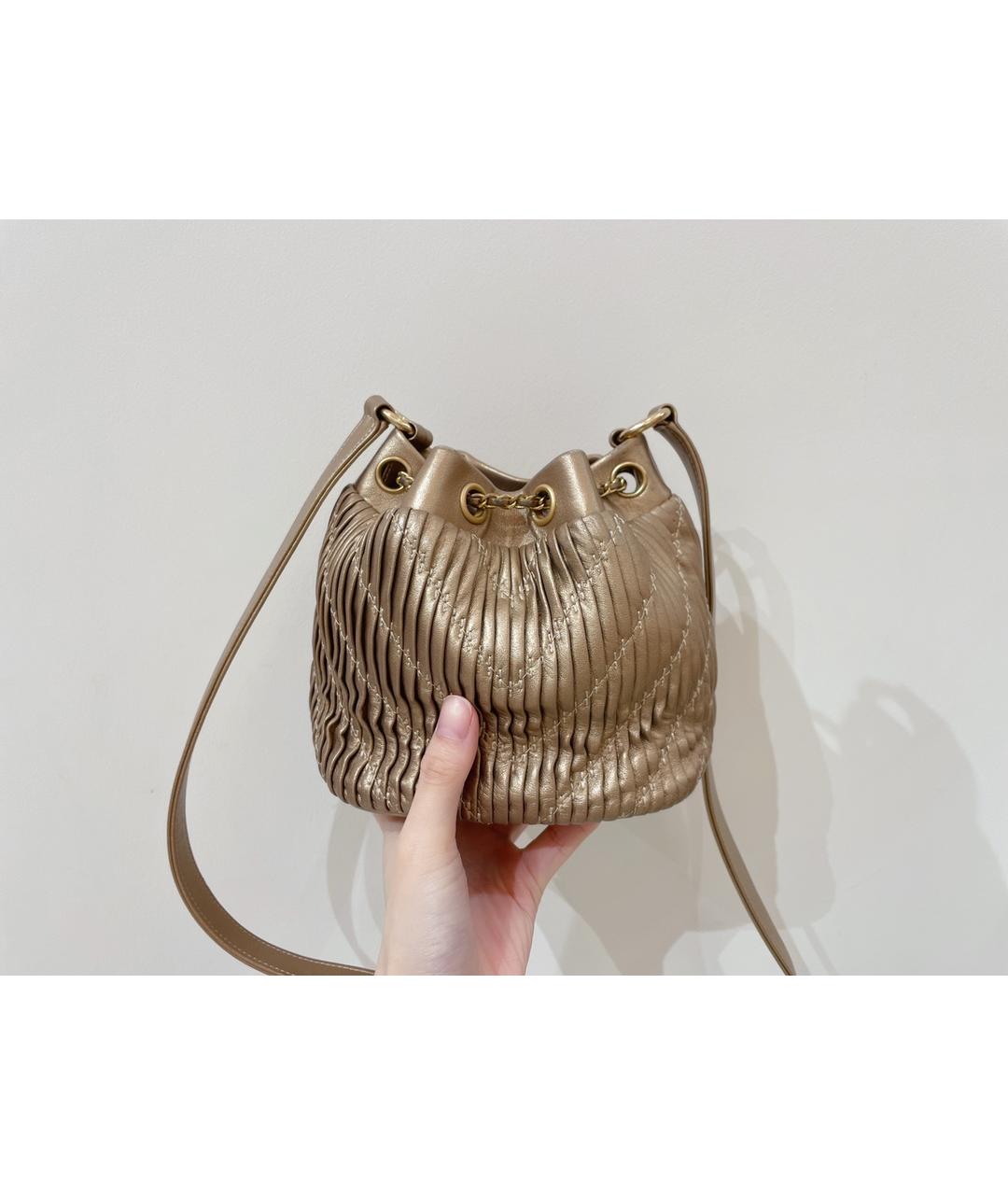 CHANEL Золотая кожаная сумка тоут, фото 3