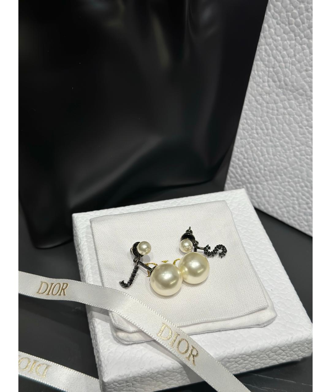 CHRISTIAN DIOR Белые металлические серьги, фото 5