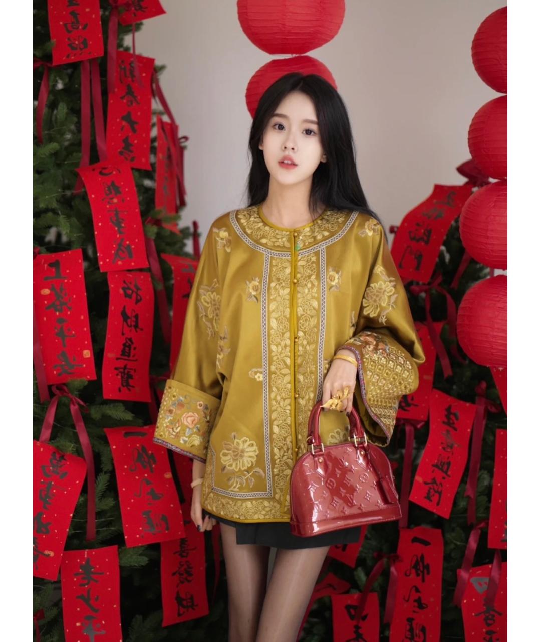 LOUIS VUITTON Красная сумка тоут из лакированной кожи, фото 6