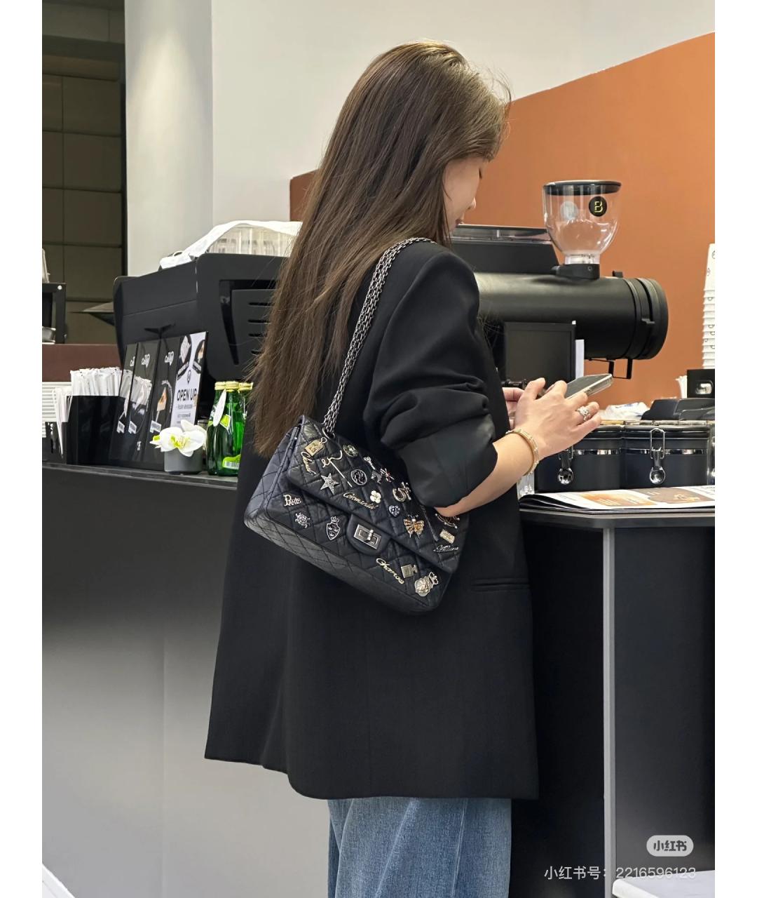 CHANEL Черная кожаная сумка через плечо, фото 6