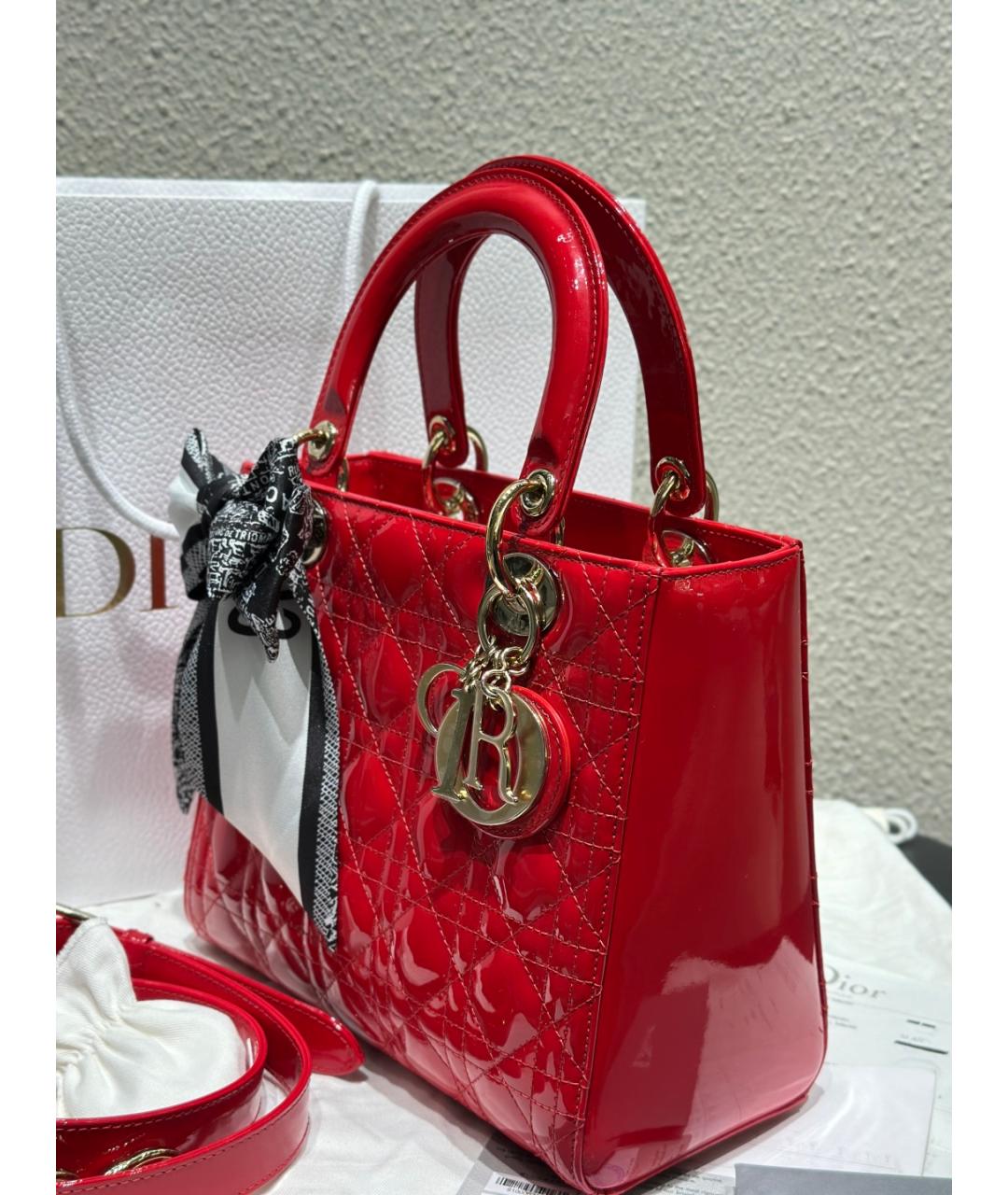 CHRISTIAN DIOR Красная сумка тоут из лакированной кожи, фото 4