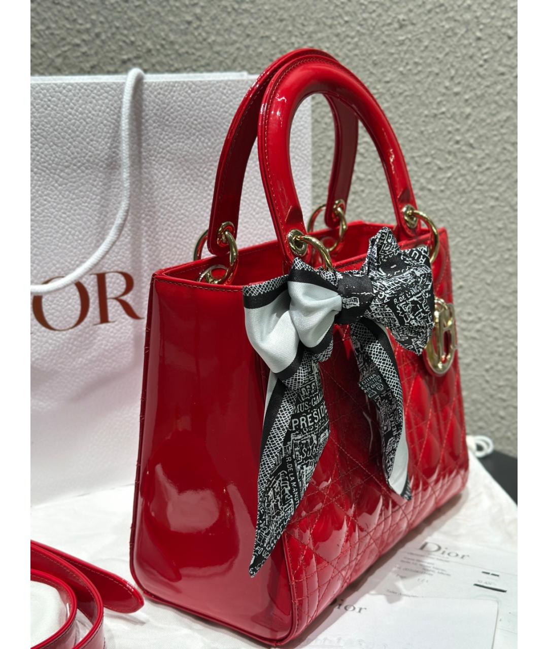 CHRISTIAN DIOR Красная сумка тоут из лакированной кожи, фото 3