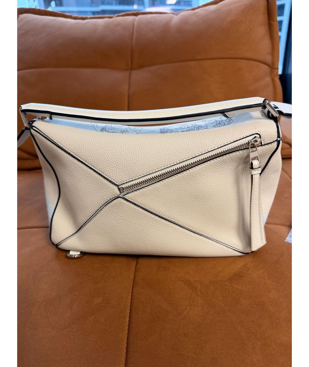 LOEWE Бежевая кожаная сумка с короткими ручками, фото 7