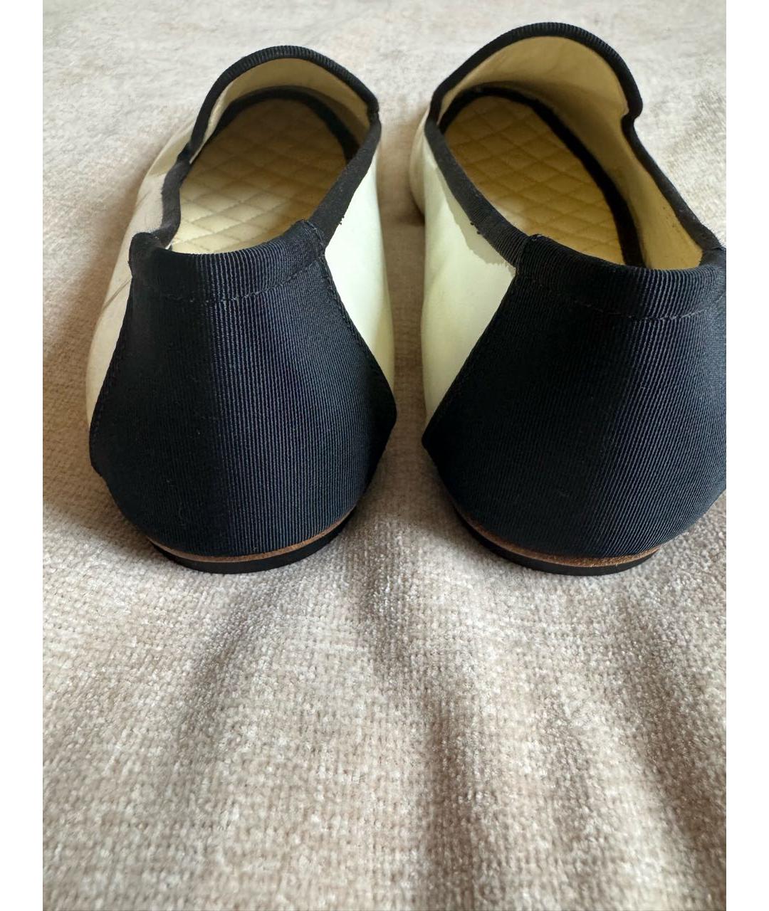 CHANEL Белые лоферы из лакированной кожи, фото 5