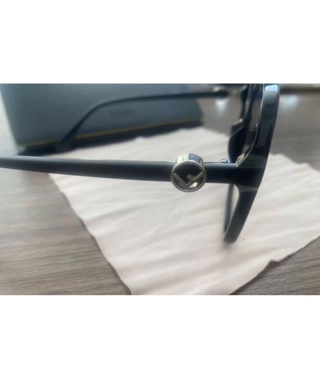 FENDI Черные пластиковые солнцезащитные очки, фото 2