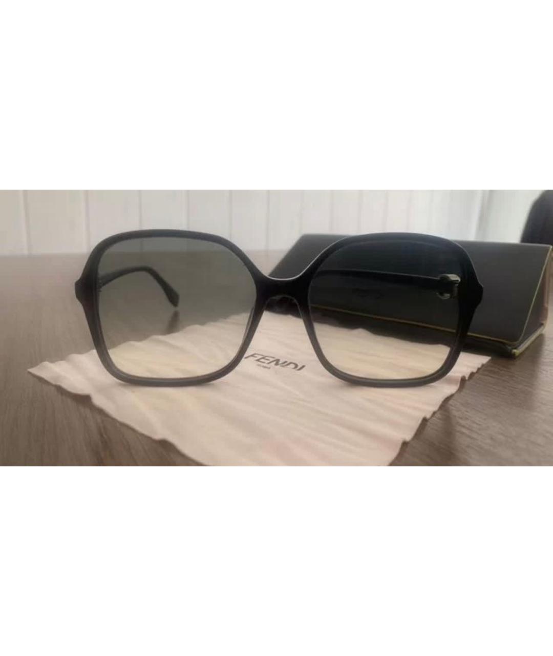 FENDI Черные пластиковые солнцезащитные очки, фото 3