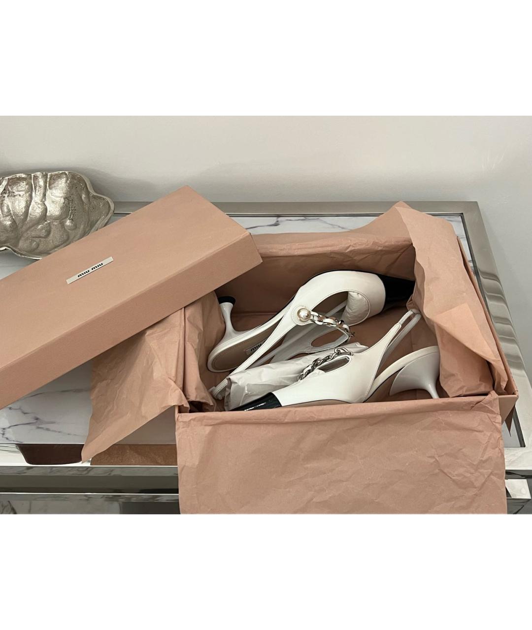 MIU MIU Белые туфли из лакированной кожи, фото 2