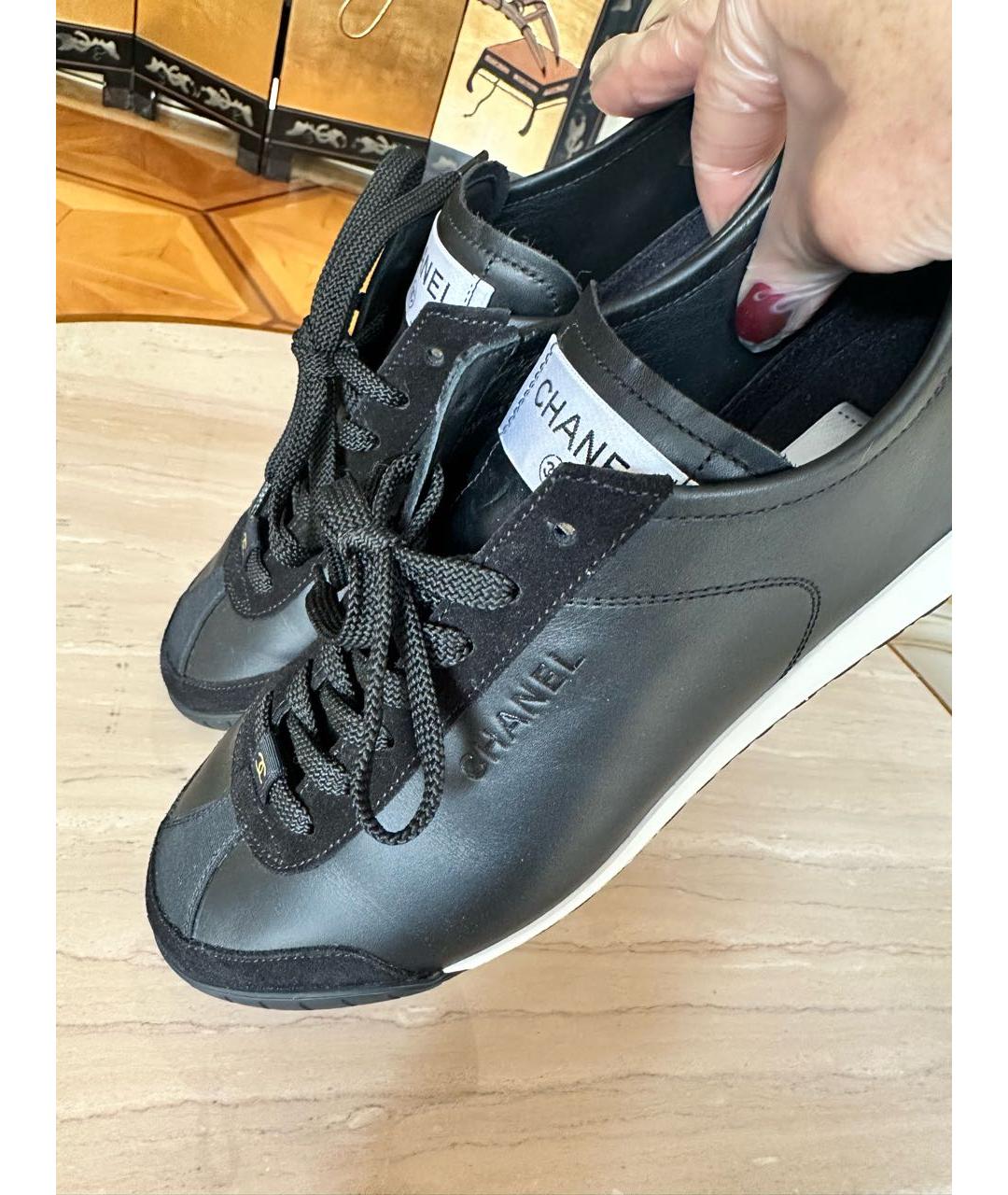 CHANEL Черные кожаные кроссовки, фото 2