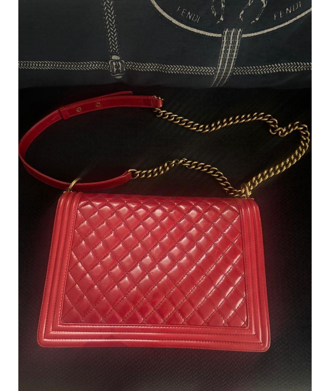 CHANEL Красная кожаная сумка через плечо, фото 2