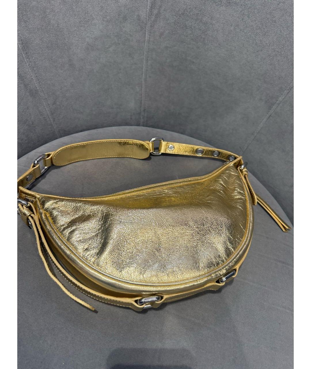 BY FAR Золотая кожаная сумка с короткими ручками, фото 5