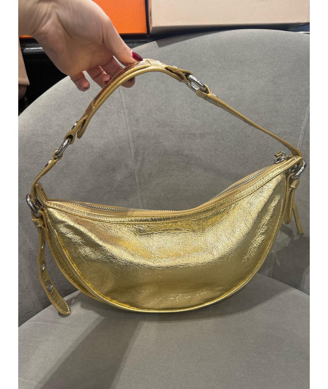BY FAR Золотая кожаная сумка с короткими ручками, фото 8