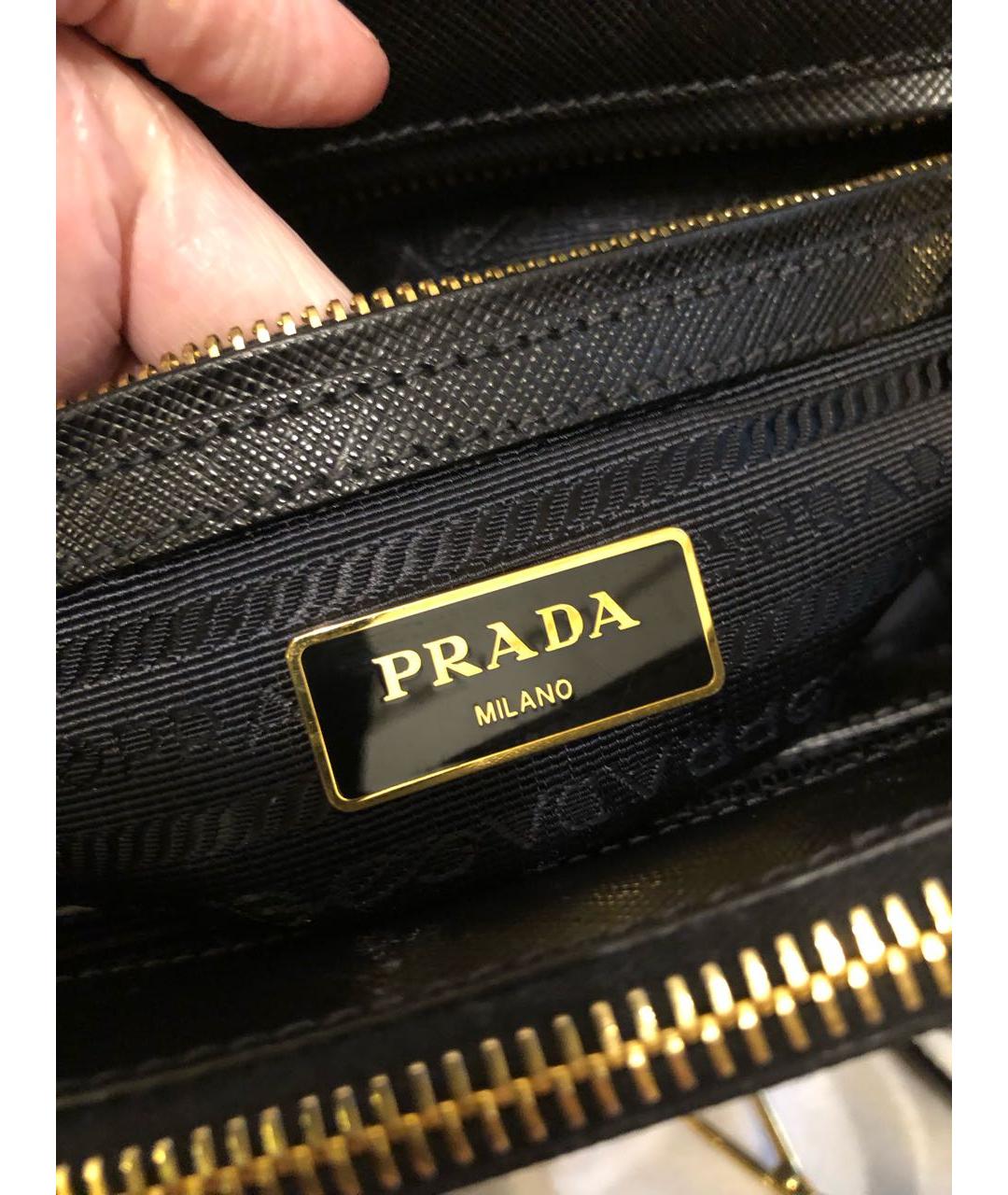 PRADA Черная кожаная сумка с короткими ручками, фото 3