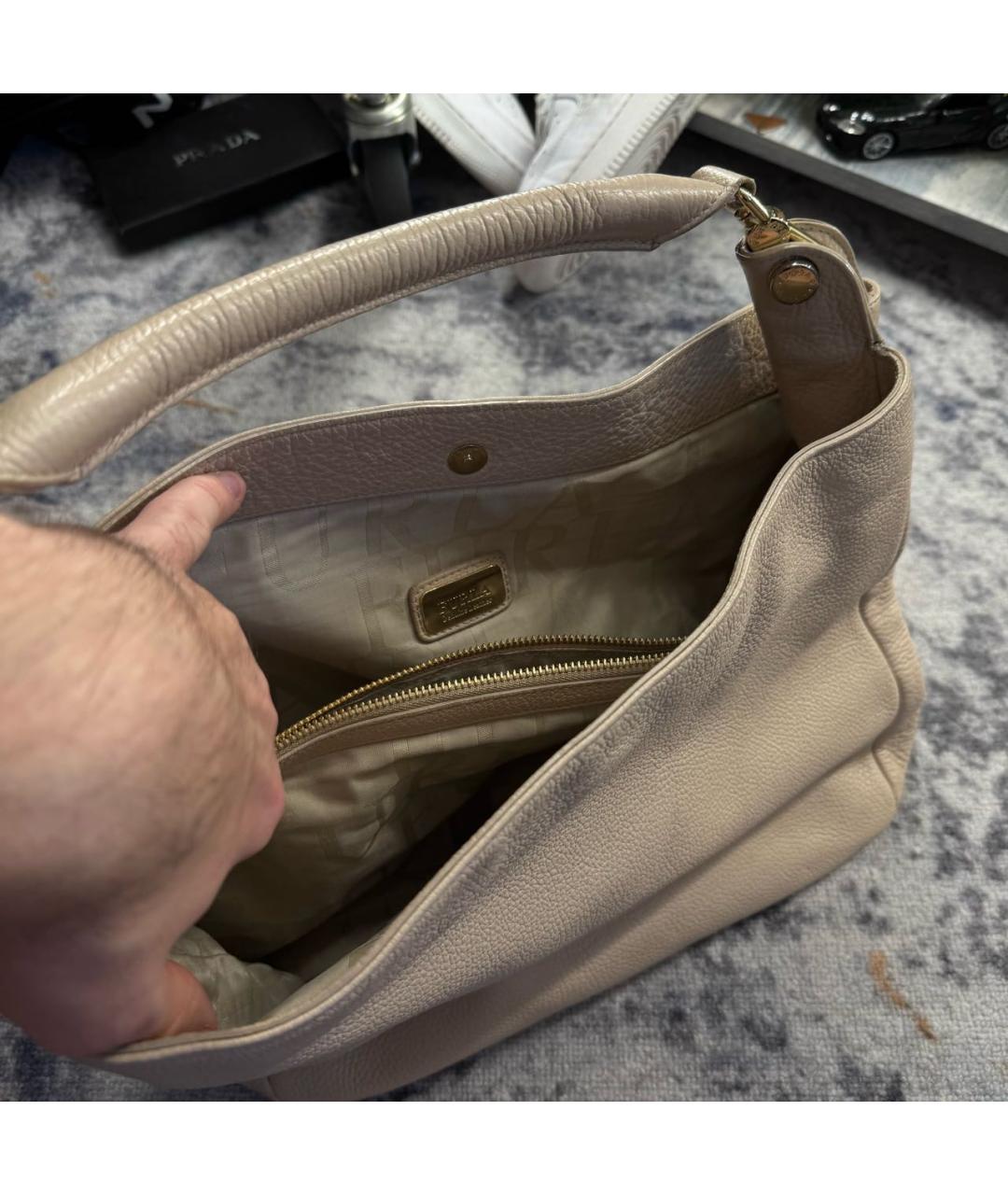 FURLA Бежевая кожаная сумка с короткими ручками, фото 5