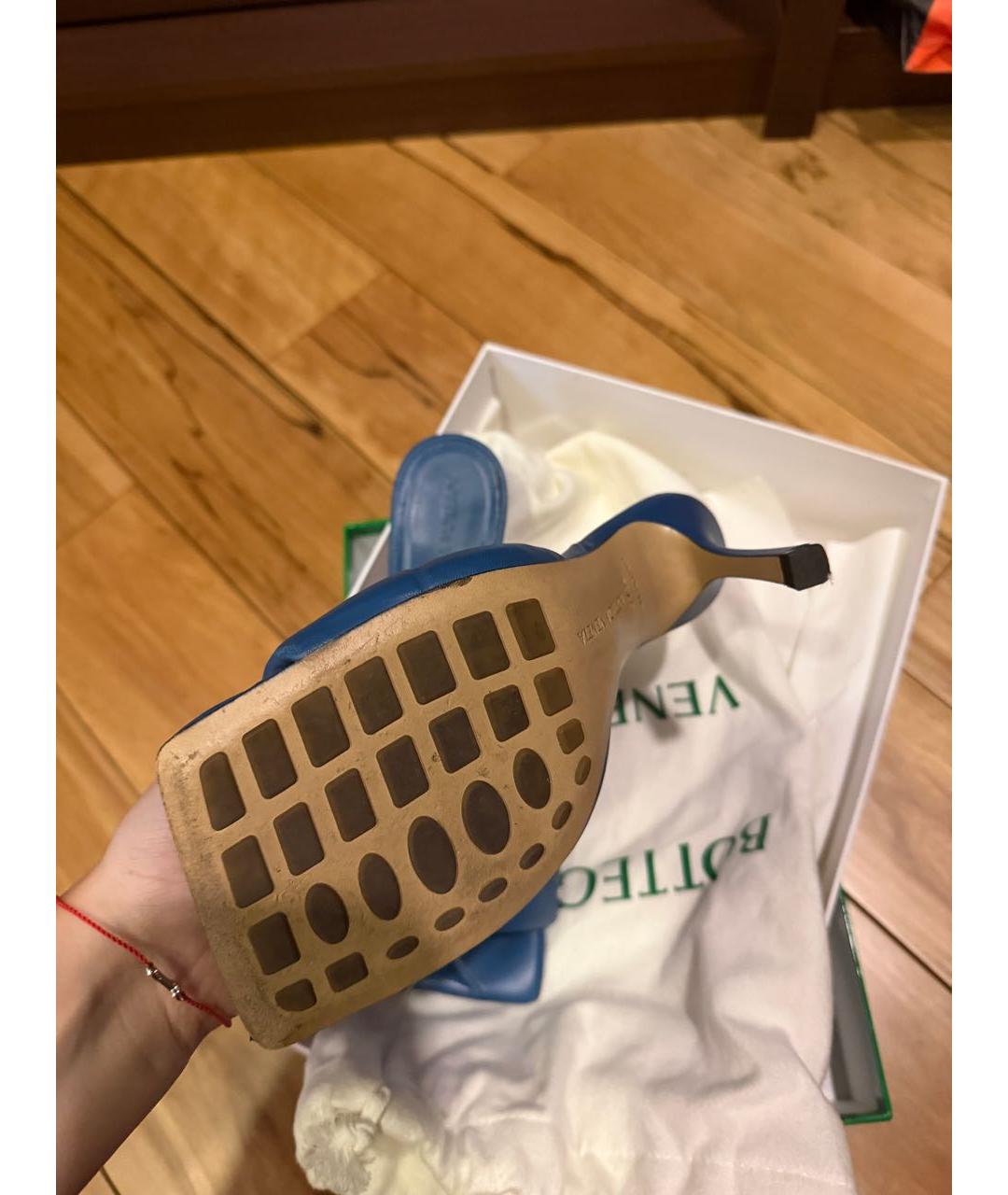 BOTTEGA VENETA Синие кожаные босоножки, фото 3