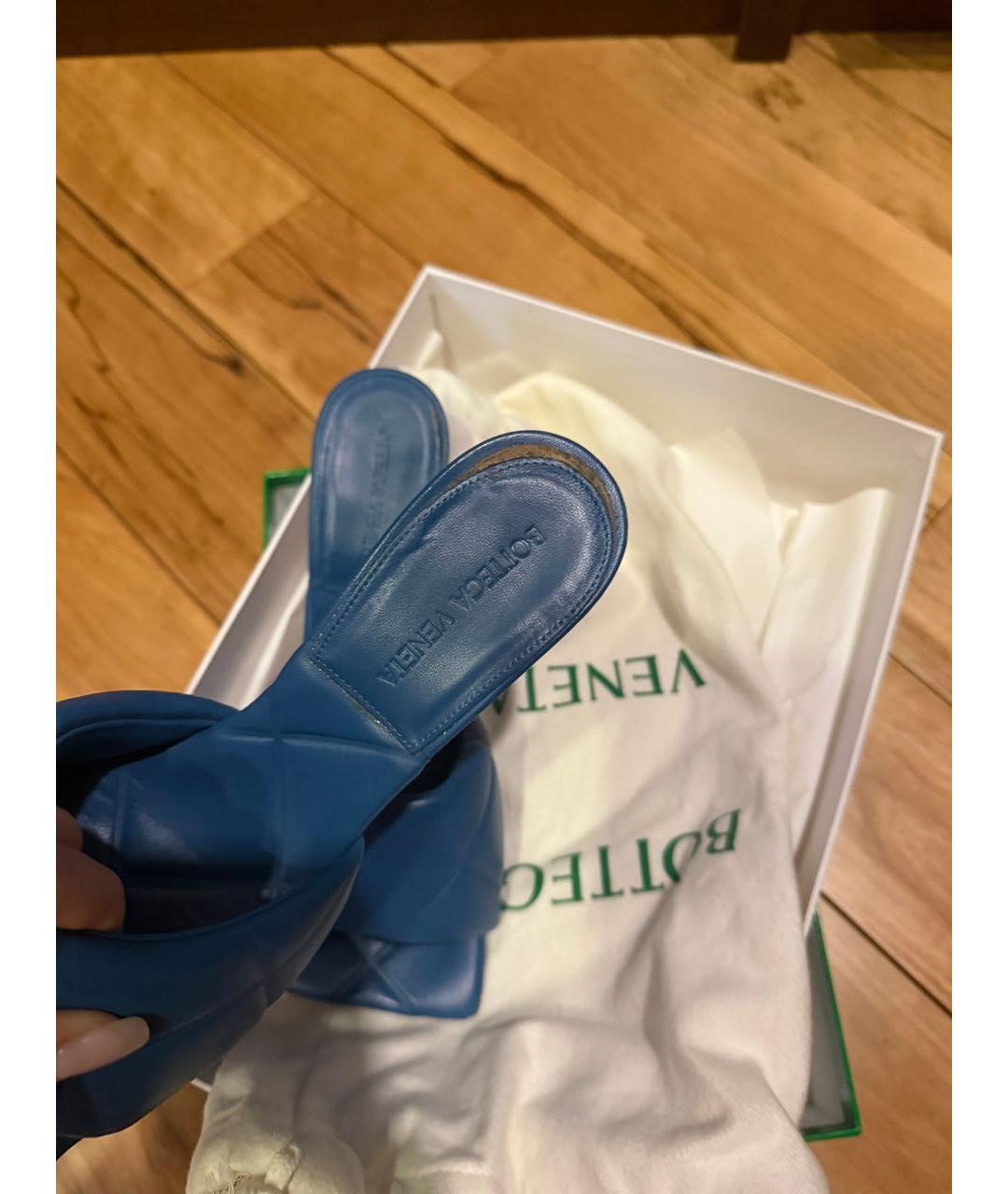 BOTTEGA VENETA Синие кожаные босоножки, фото 4