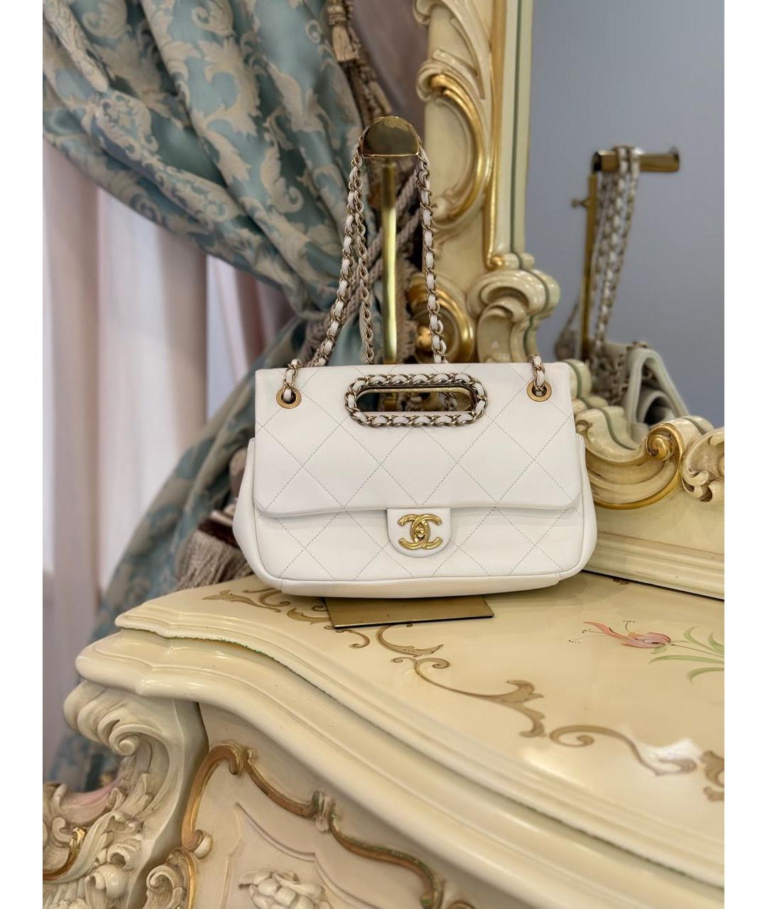 CHANEL Белая кожаная сумка с короткими ручками, фото 3