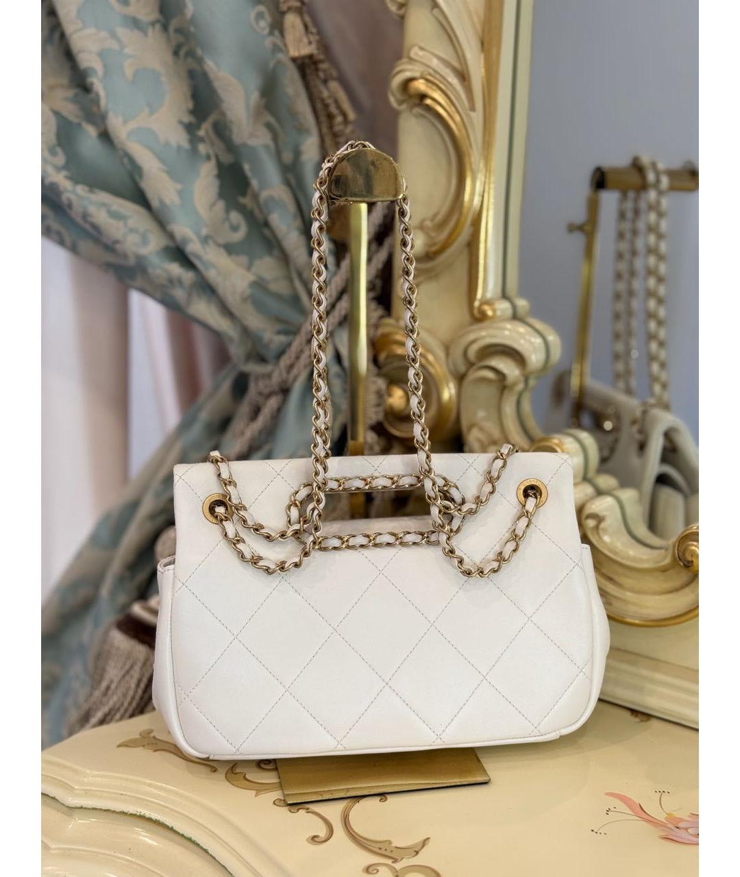 CHANEL Белая кожаная сумка с короткими ручками, фото 4