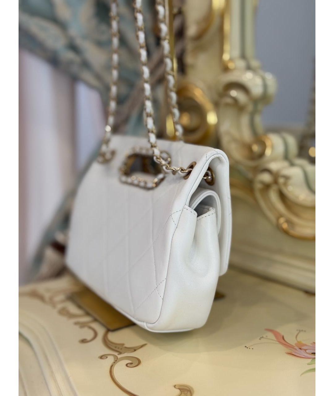 CHANEL Белая кожаная сумка с короткими ручками, фото 6