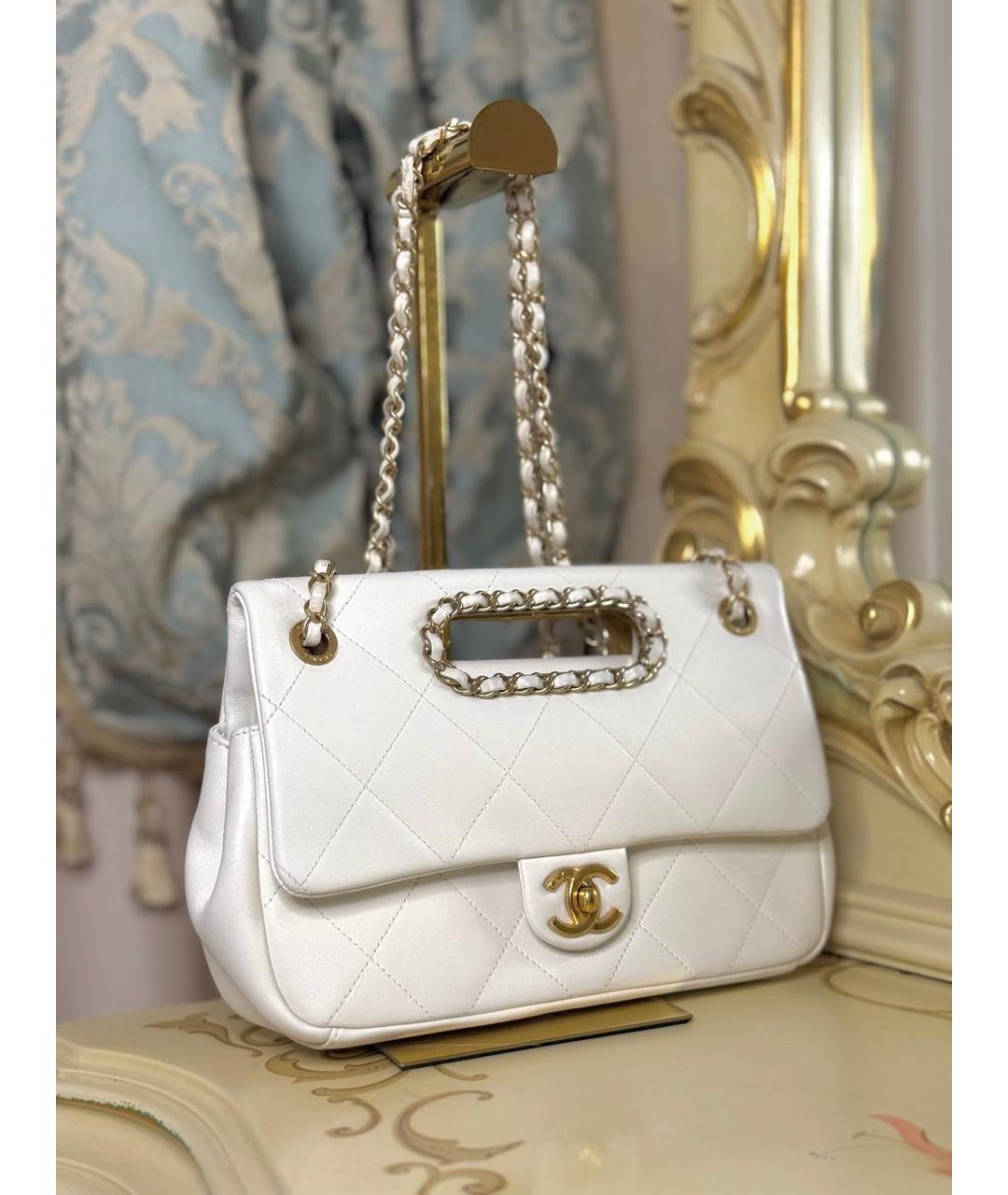 CHANEL Белая кожаная сумка с короткими ручками, фото 3