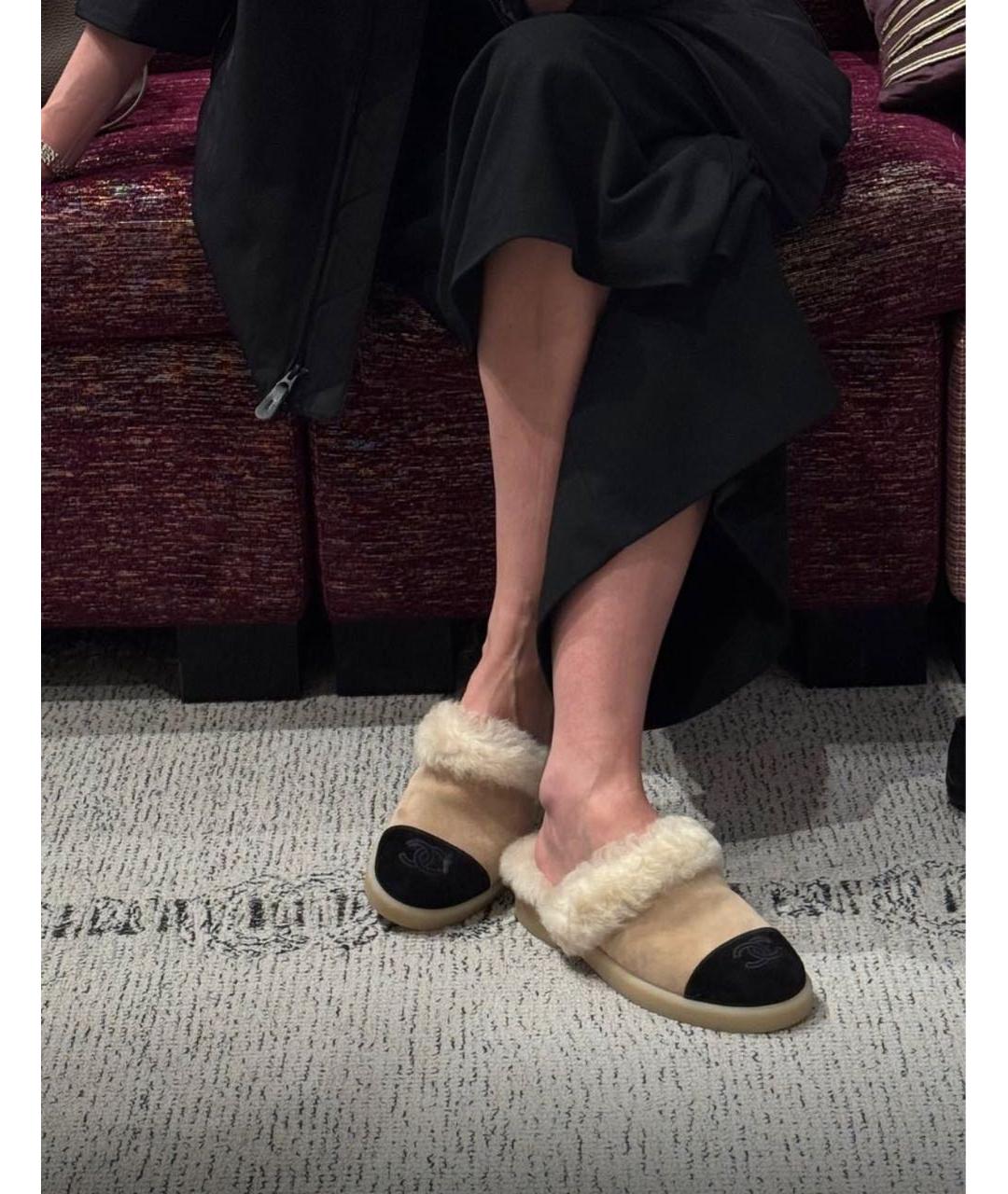CHANEL Бежевые замшевые мюли, фото 3