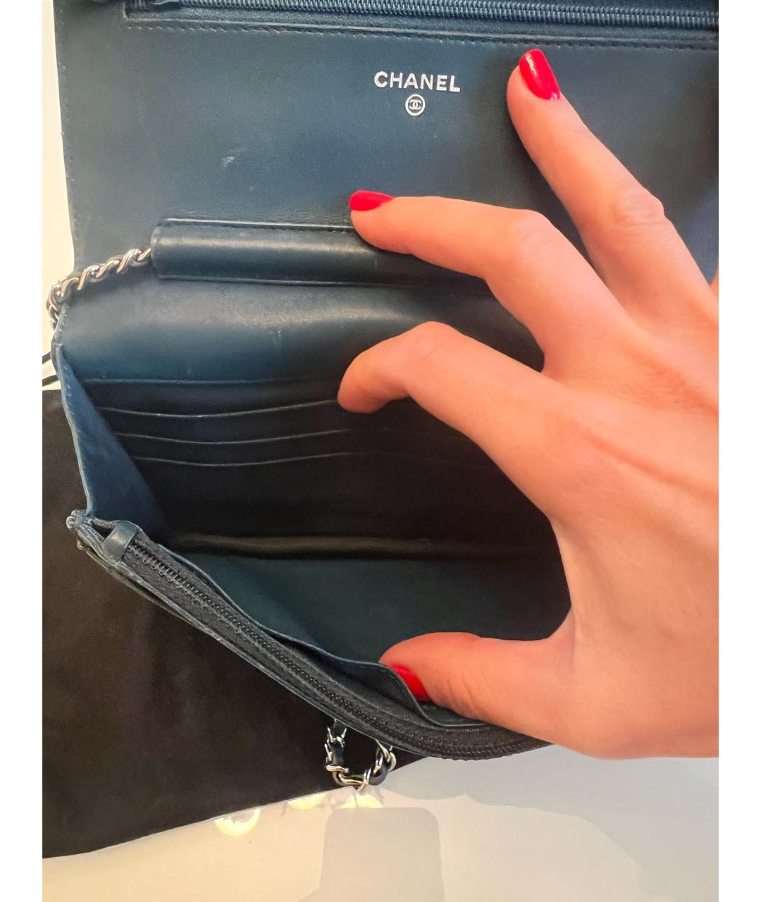 CHANEL Темно-синяя сумка через плечо из лакированной кожи, фото 5