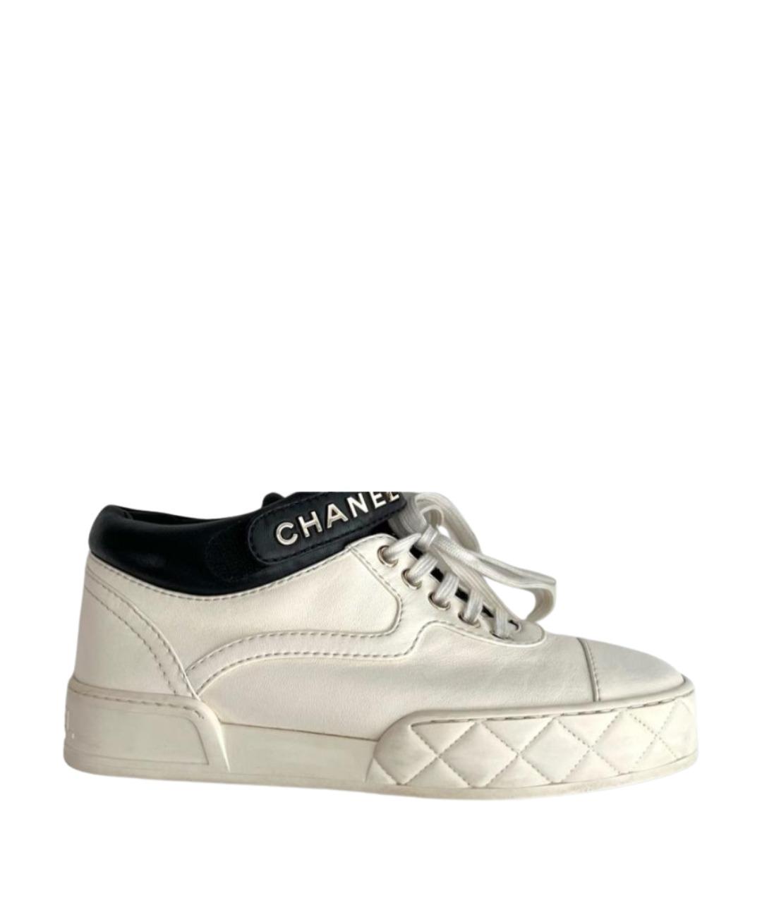 CHANEL Белые кожаные кроссовки, фото 1