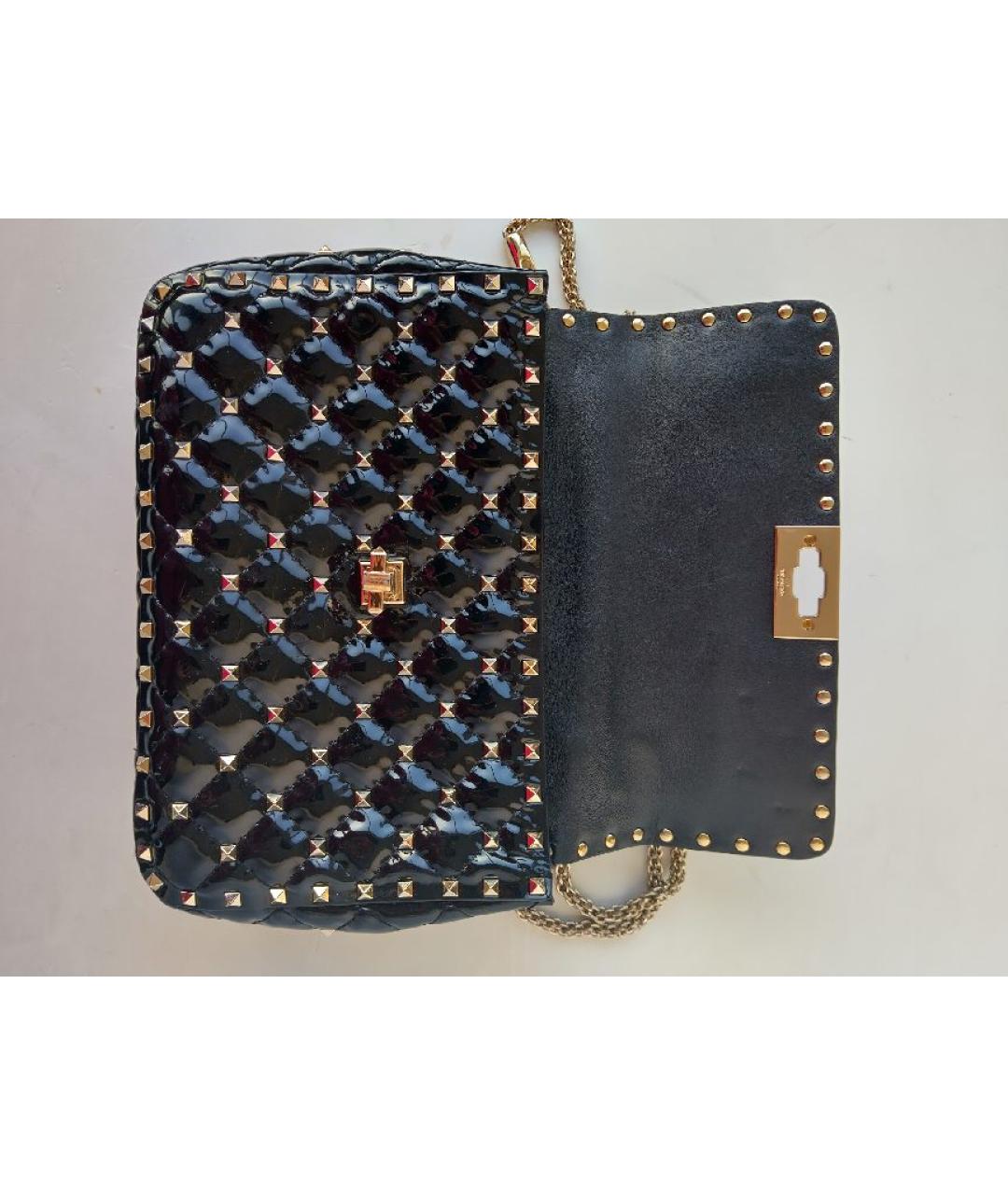 VALENTINO Черная сумка через плечо из лакированной кожи, фото 5