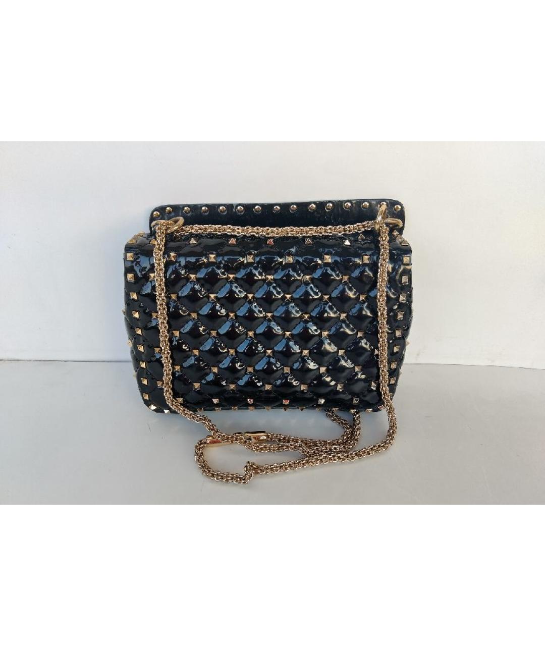 VALENTINO Черная сумка через плечо из лакированной кожи, фото 3